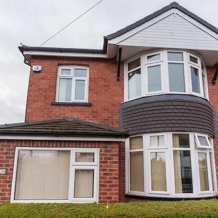 Oakwood House Detached In South Leeds Apartment