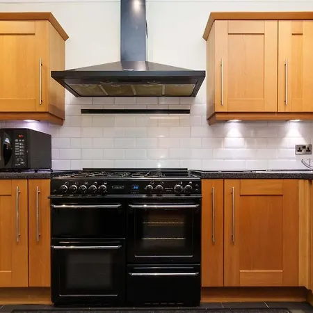 Oakwood House Detached In South * Leeds (West Yorkshire)